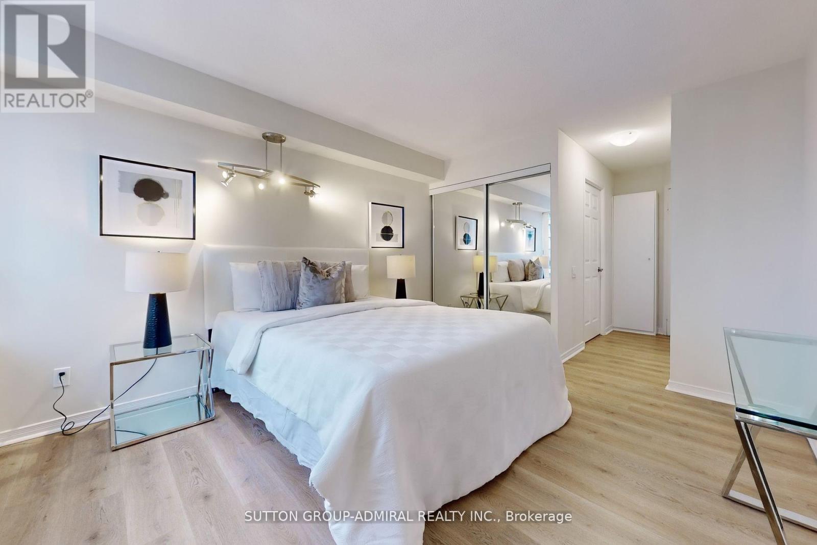 Photo 23 of 2005 8 Hillcrest Avenue, Toronto ON
