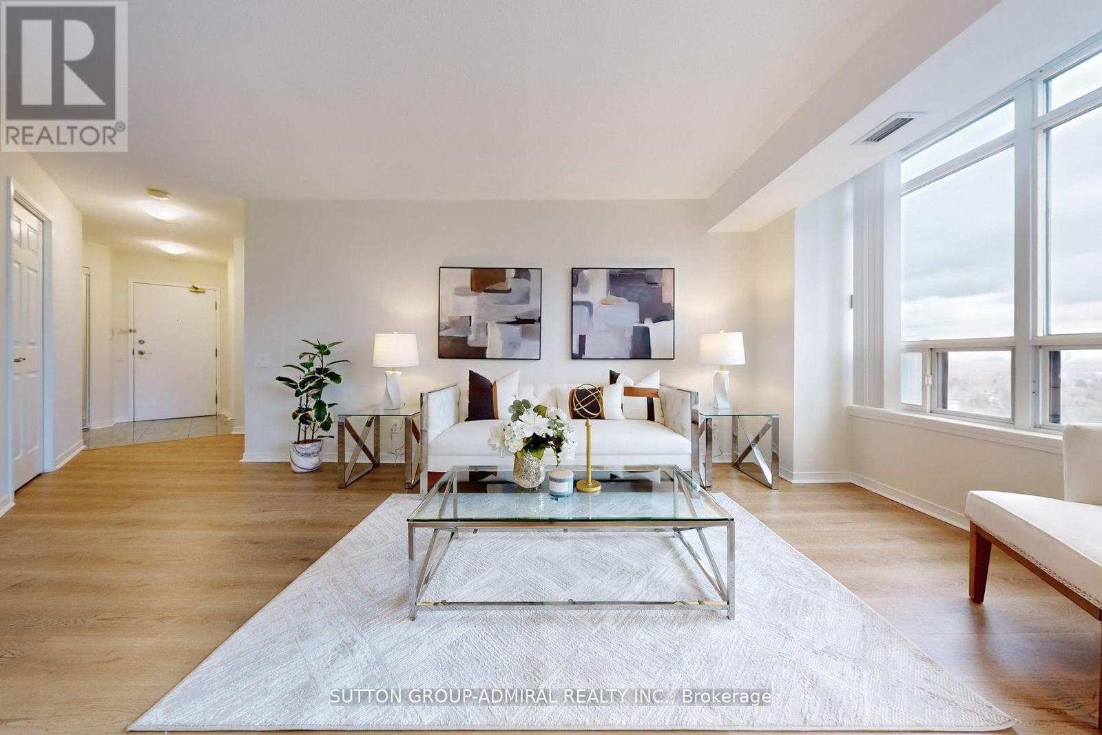 Photo 7 of 2005 8 Hillcrest Avenue, Toronto ON