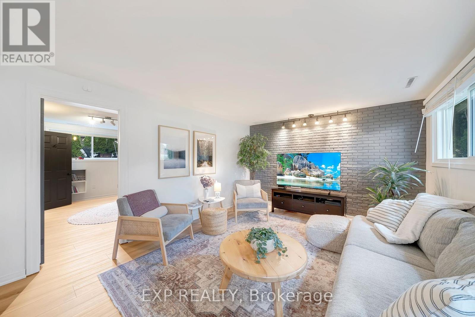 Photo 23 of 7 Redwood Drive, Grimsby ON