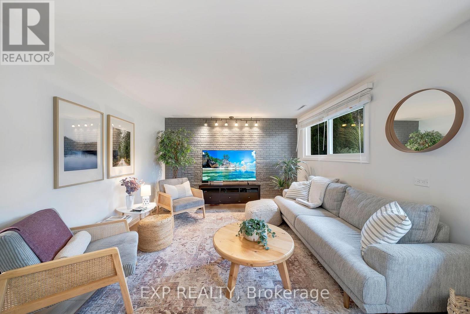 Photo 24 of 7 Redwood Drive, Grimsby ON