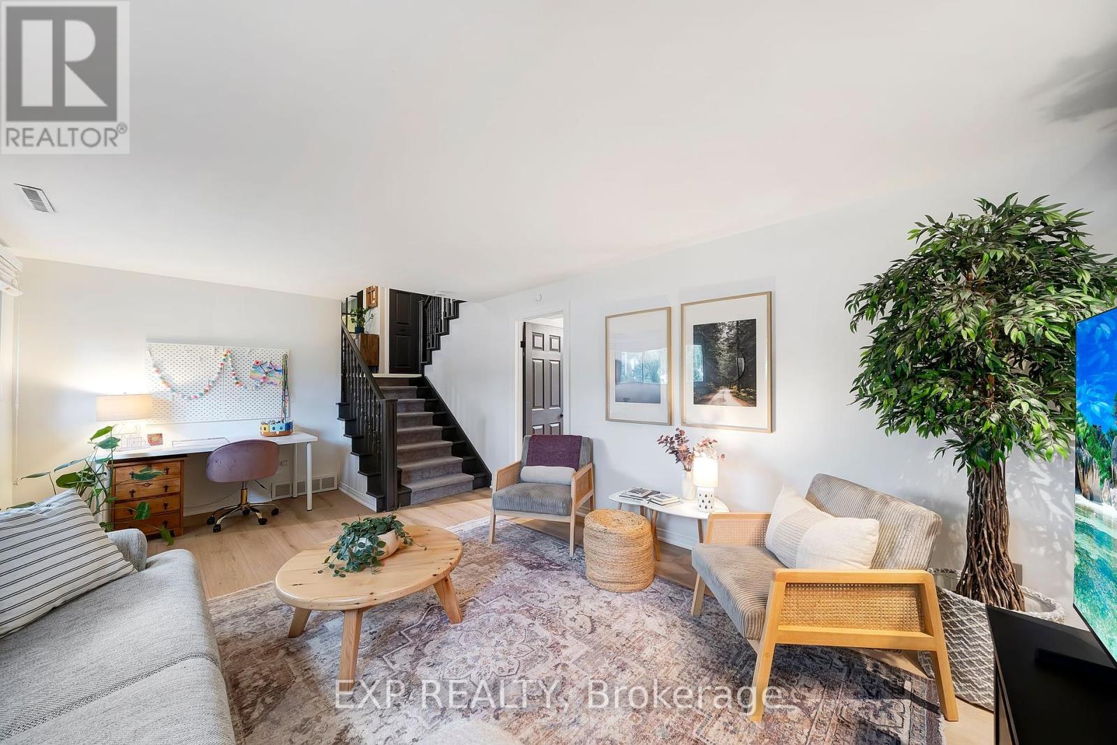 Photo 25 of 7 Redwood Drive, Grimsby ON