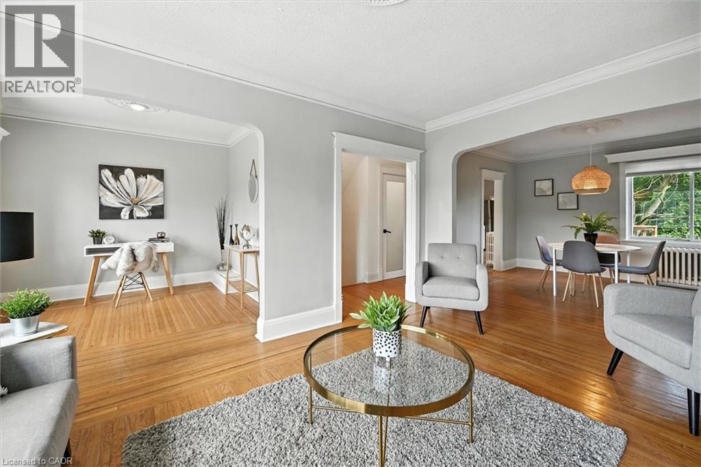 Photo 11 of 1047 Main Street E, Hamilton ON