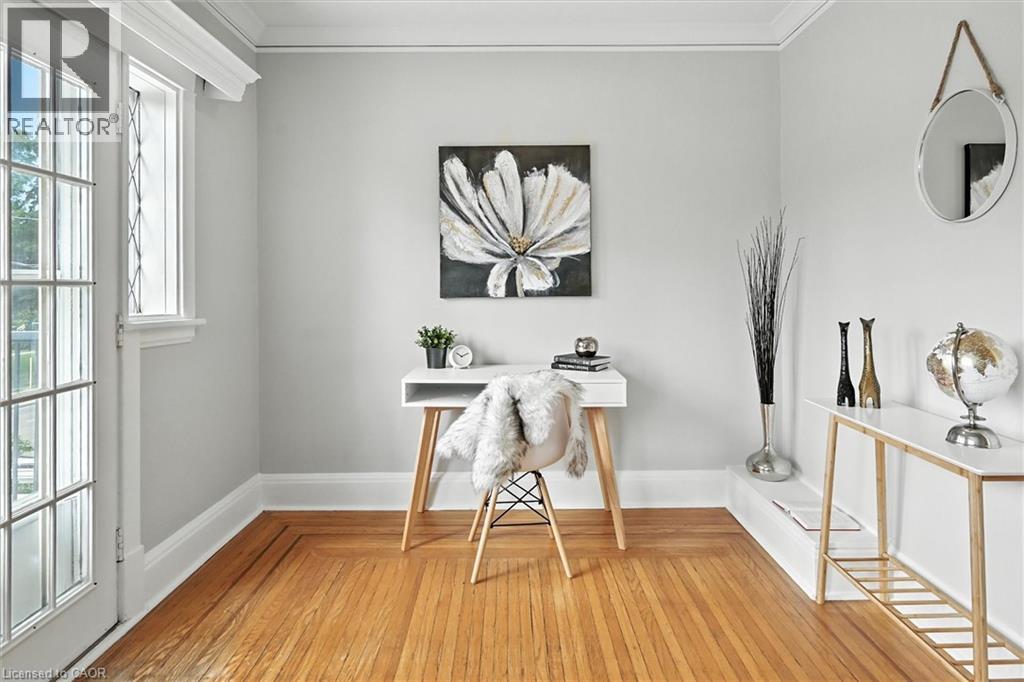Photo 12 of 1047 Main Street E, Hamilton ON
