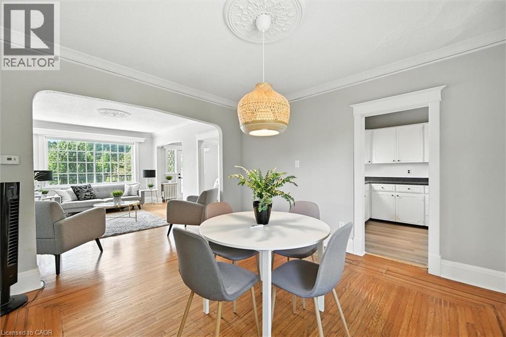 Photo 18 of 1047 Main Street E, Hamilton ON