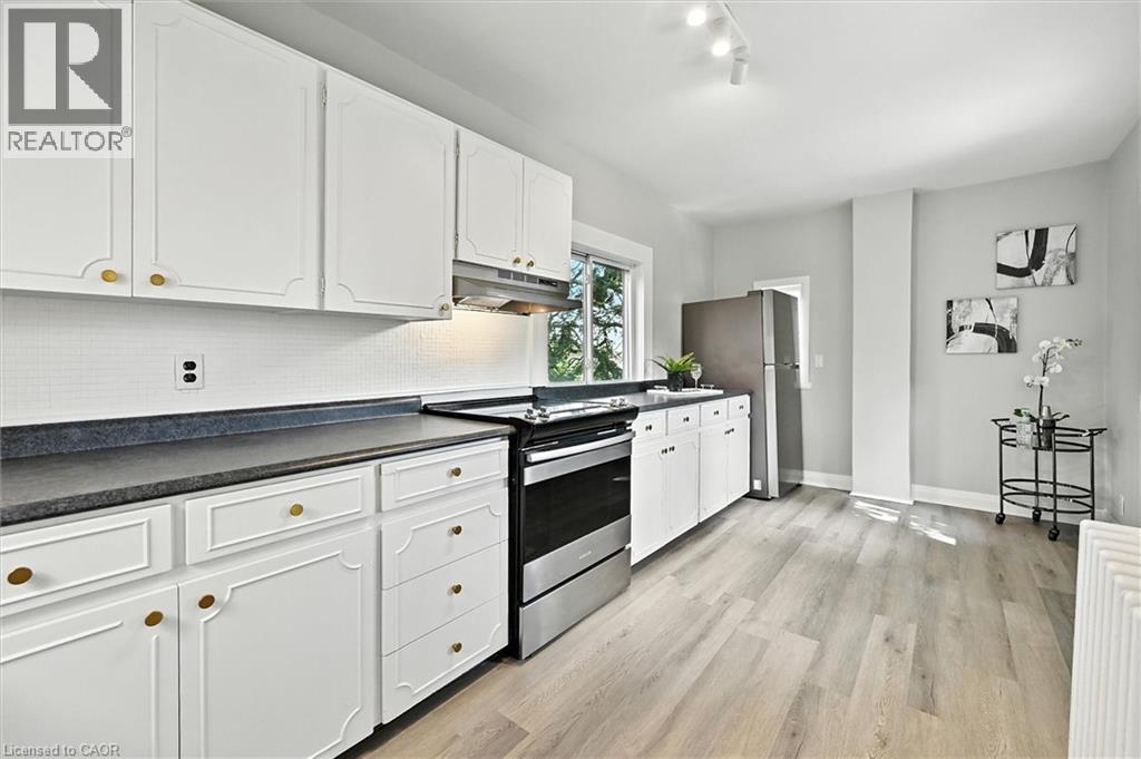 Photo 19 of 1047 Main Street E, Hamilton ON