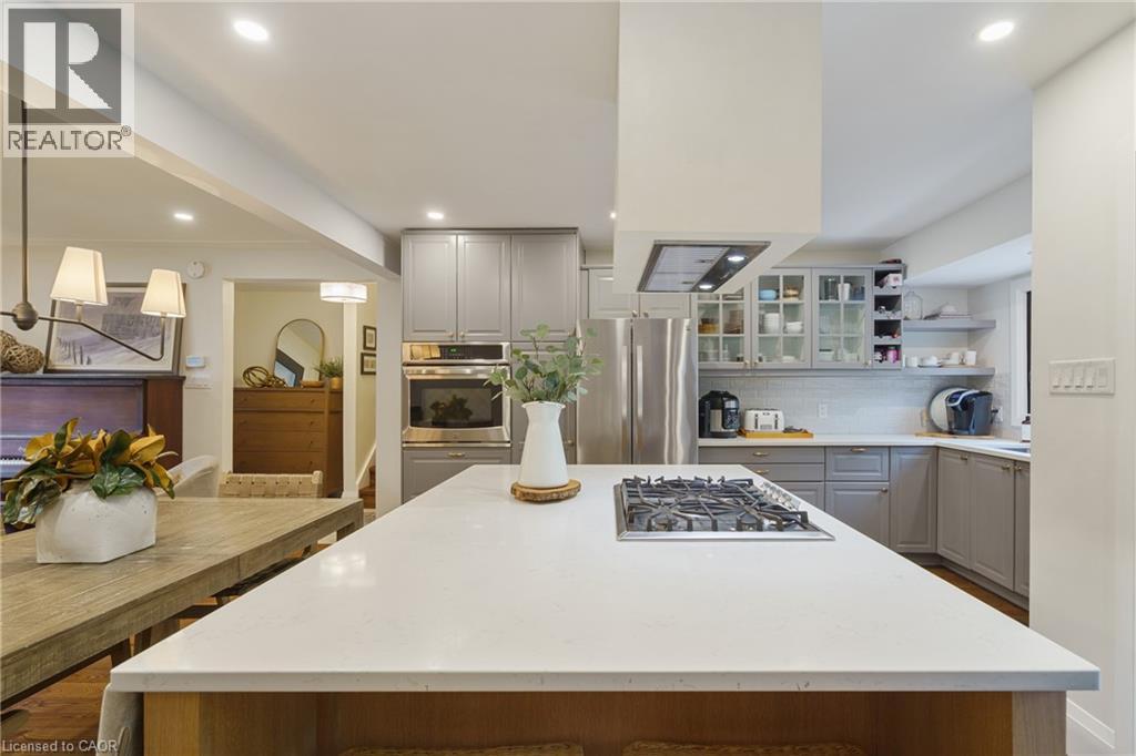 Photo 11 of 49 Ann Street, Dundas ON