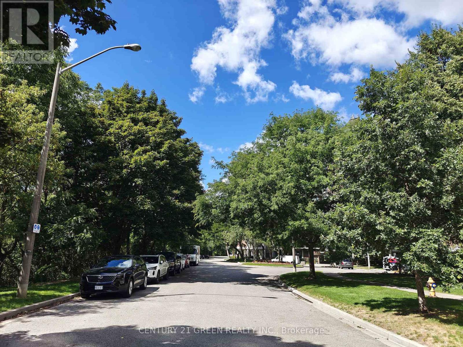 Photo 4 of 1206 4 Park Vista, Toronto ON
