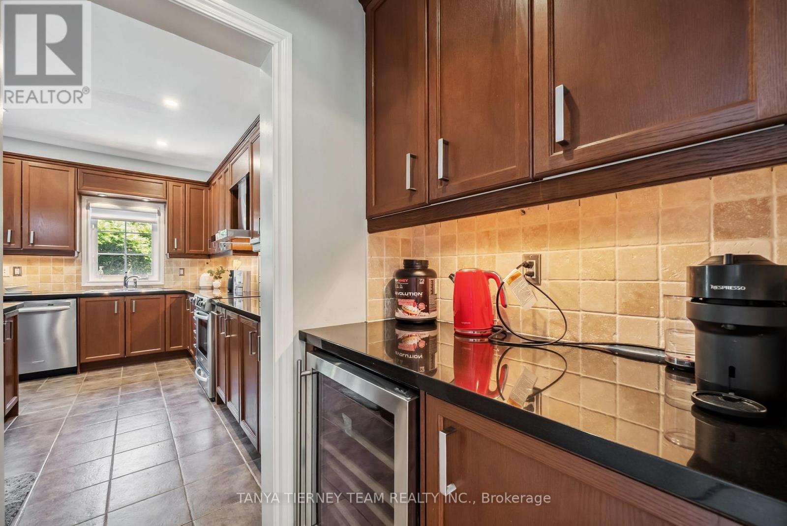 Photo 11 of 165 Rivers Edge Place, Whitby ON