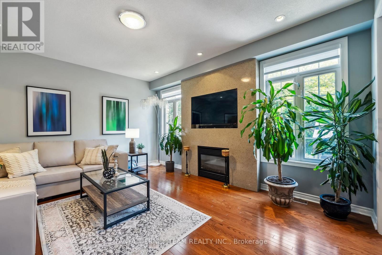 Photo 19 of 165 Rivers Edge Place, Whitby ON