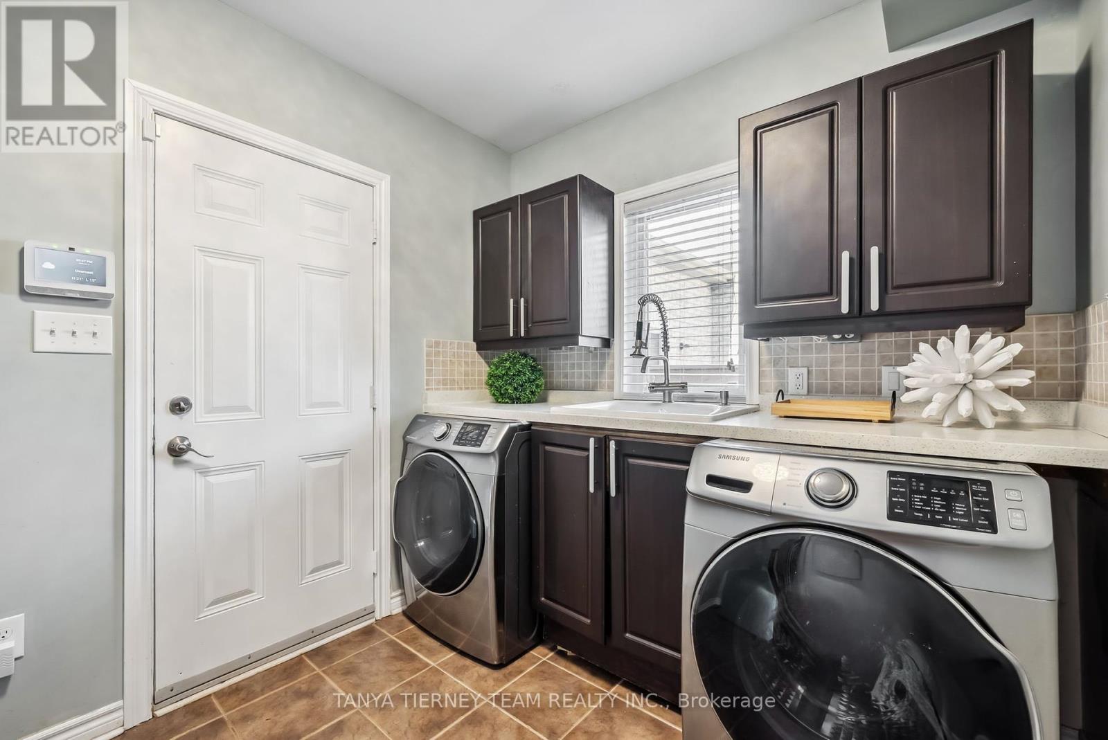 Photo 21 of 165 Rivers Edge Place, Whitby ON