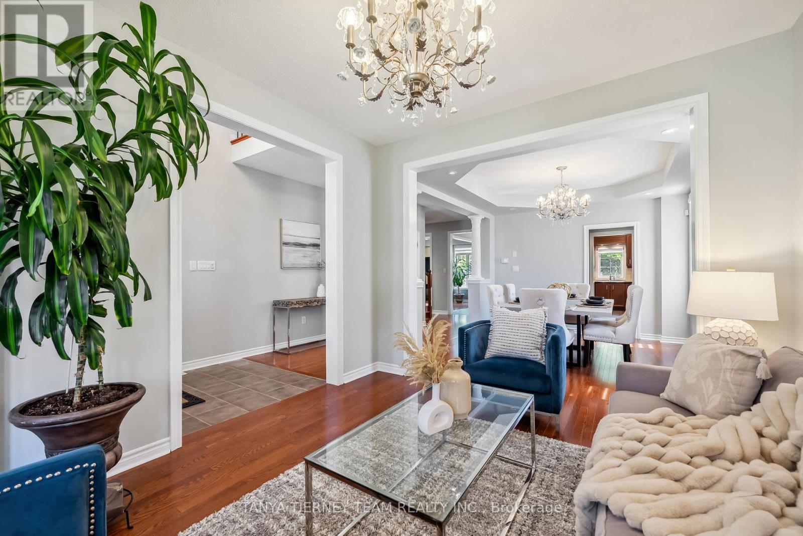 Photo 7 of 165 Rivers Edge Place, Whitby ON