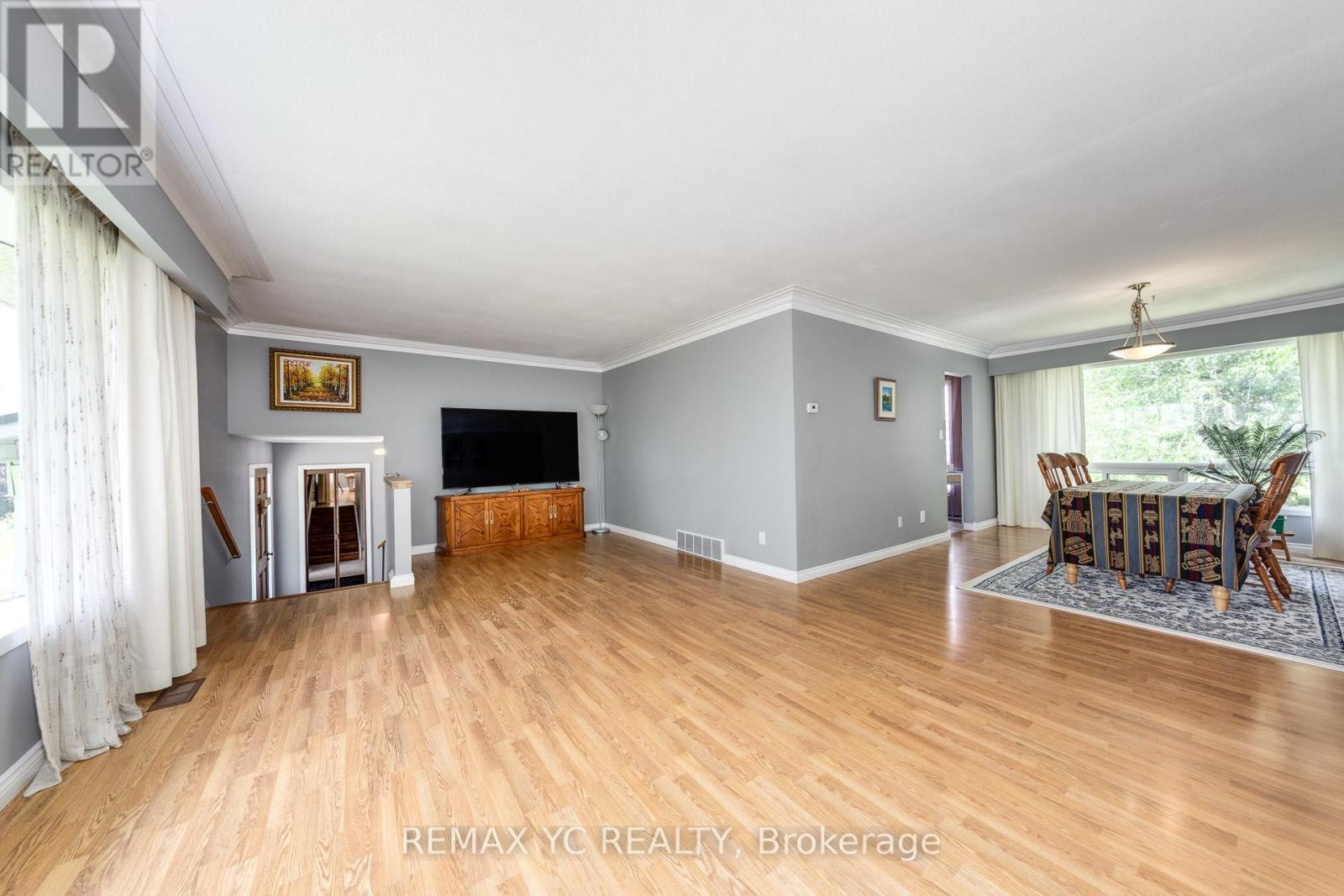 Photo 10 of 4106 Grandview Street N, Oshawa ON