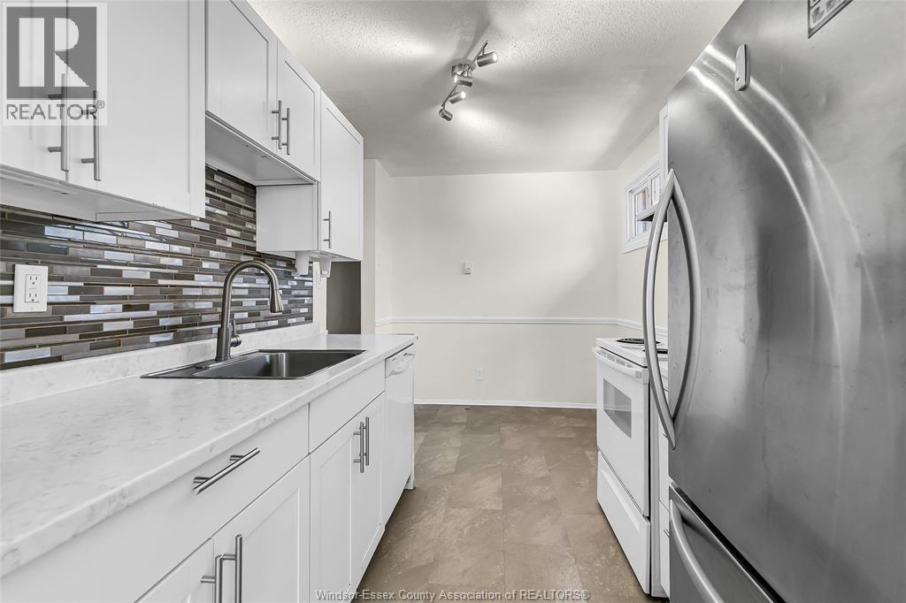 Photo 11 of 1366 Bayswater Crescent, Windsor ON