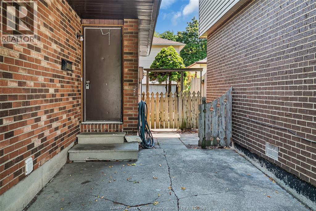Photo 3 of 1366 Bayswater Crescent, Windsor ON