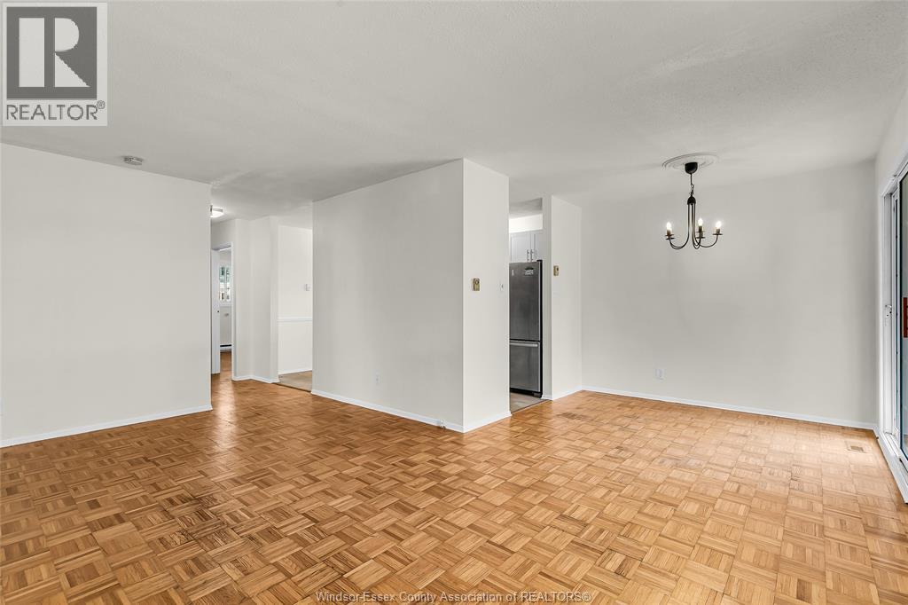 Photo 6 of 1366 Bayswater Crescent, Windsor ON