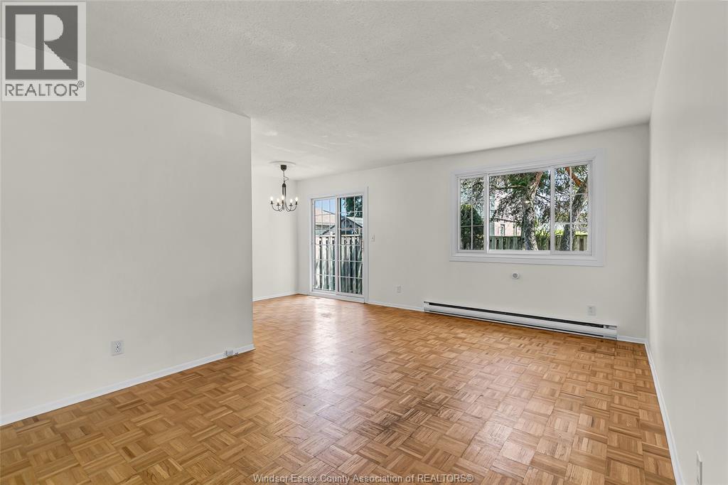 Photo 7 of 1366 Bayswater Crescent, Windsor ON
