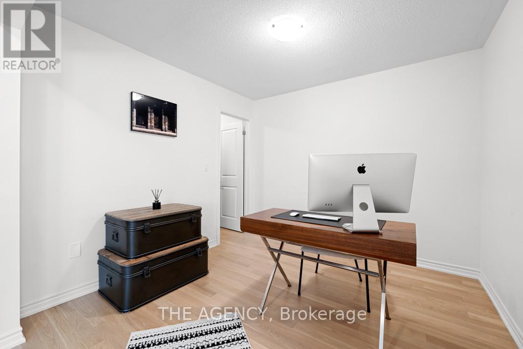 Photo 18 of 52 Velvet Drive, Whitby ON