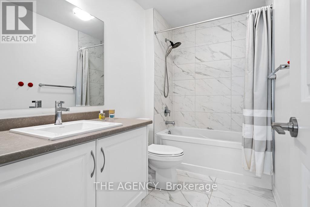 Photo 26 of 52 Velvet Drive, Whitby ON