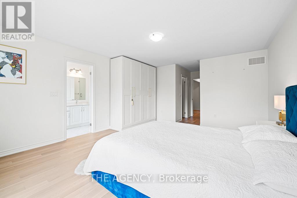 Photo 27 of 52 Velvet Drive, Whitby ON