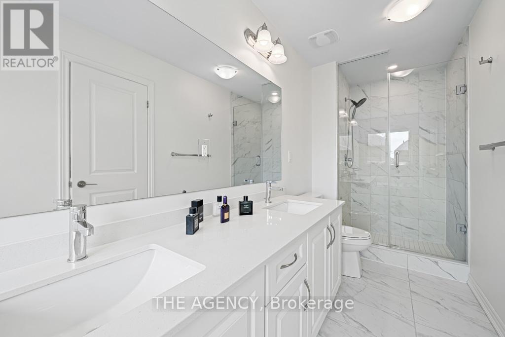 Photo 28 of 52 Velvet Drive, Whitby ON