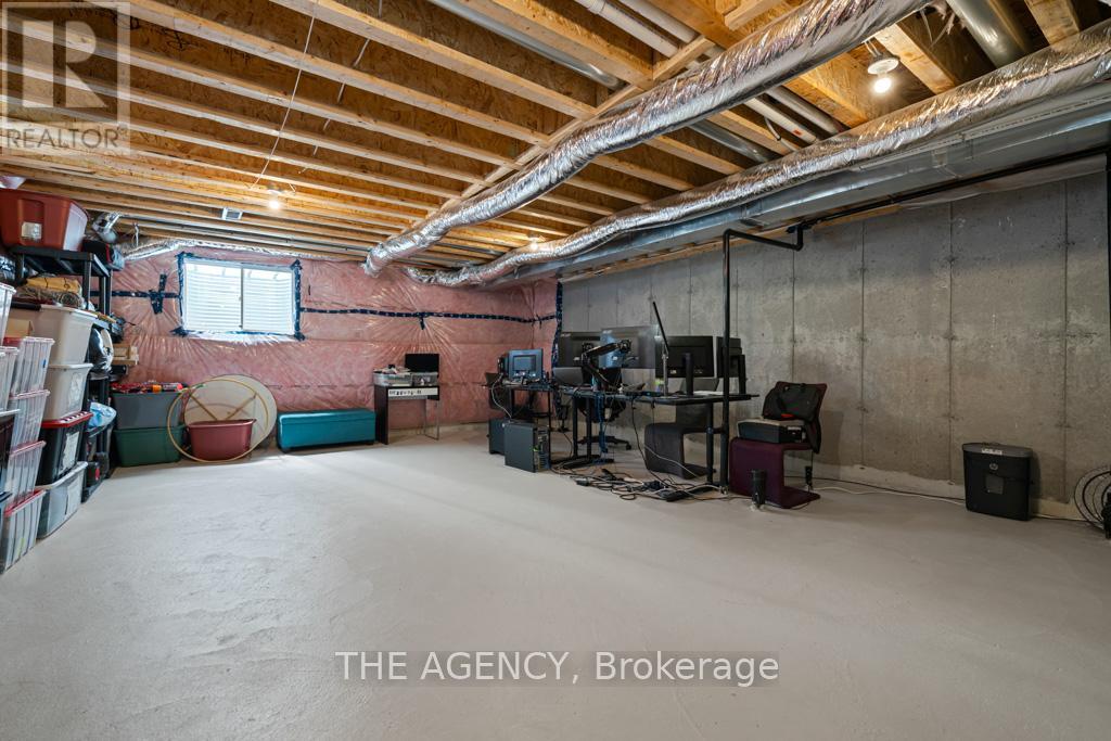 Photo 29 of 52 Velvet Drive, Whitby ON