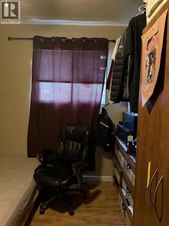 Photo 10 of 905 3rd Avenue, Beaverlodge AB