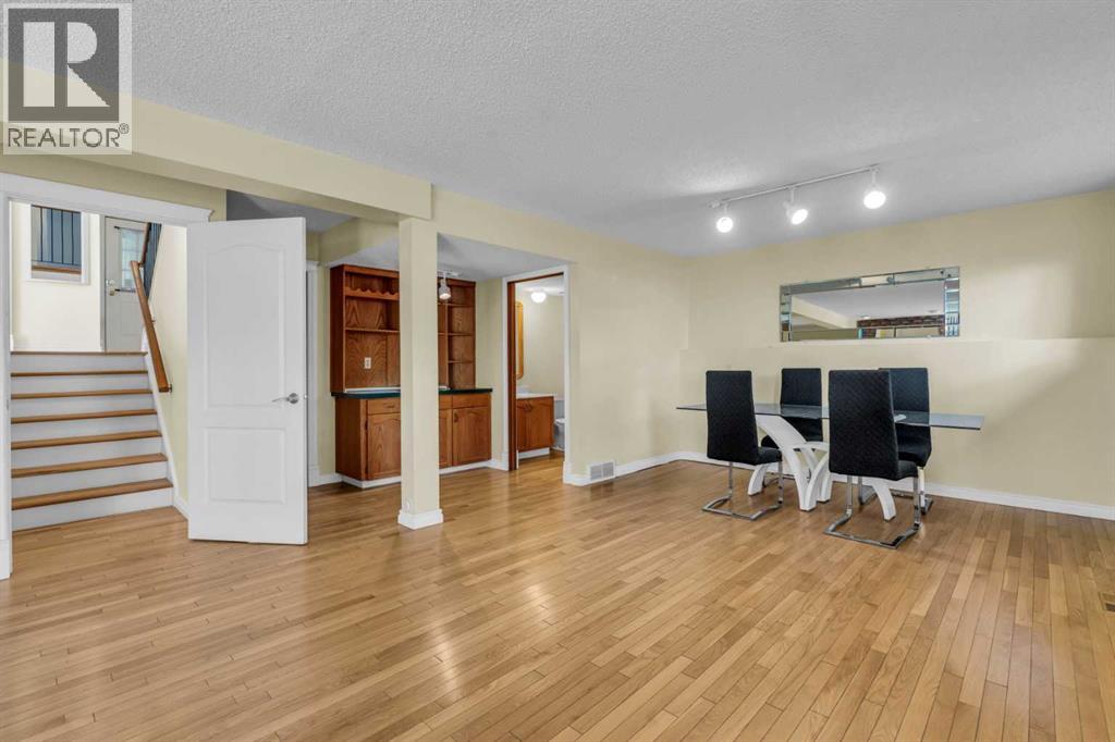 Photo 31 of 203 Edgeland Road Nw, Calgary AB