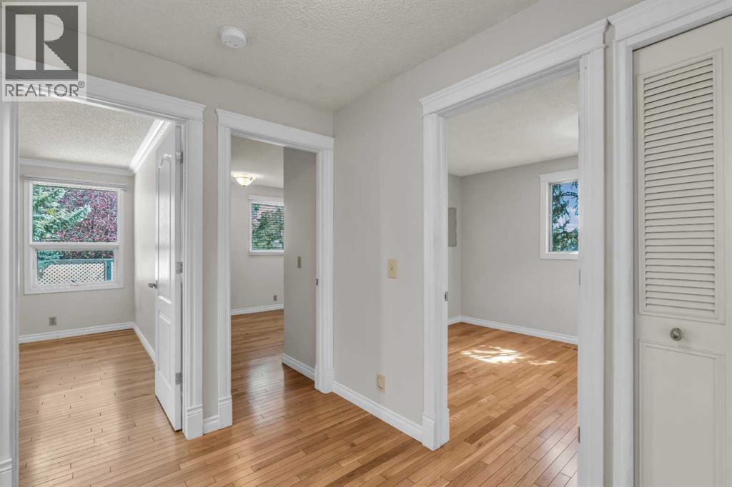 Photo 17 of 203 Edgeland Road Nw, Calgary AB
