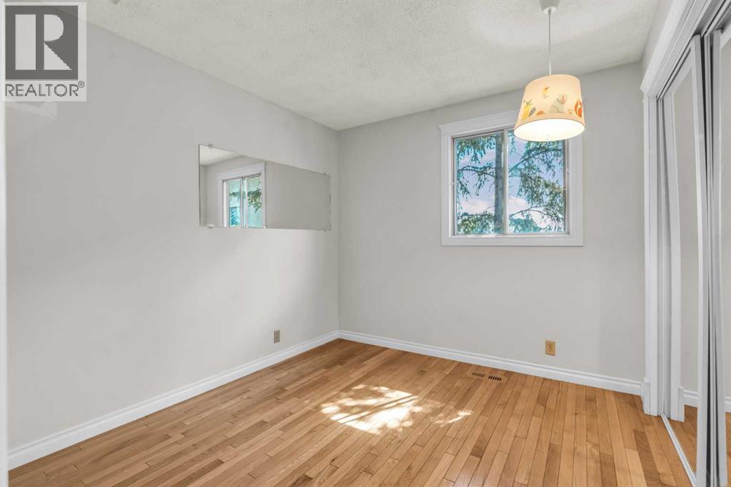 Photo 22 of 203 Edgeland Road Nw, Calgary AB