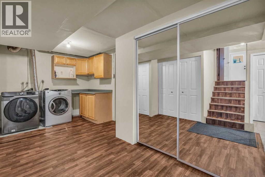 Photo 35 of 203 Edgeland Road Nw, Calgary AB