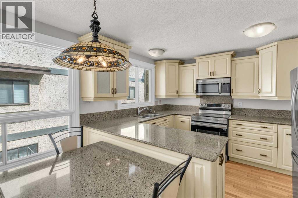 Photo 13 of 203 Edgeland Road Nw, Calgary AB