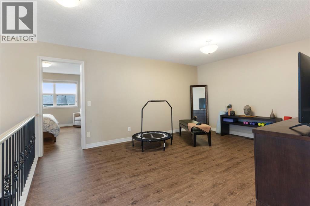 Photo 14 of 33 Sundown Grove, Cochrane AB