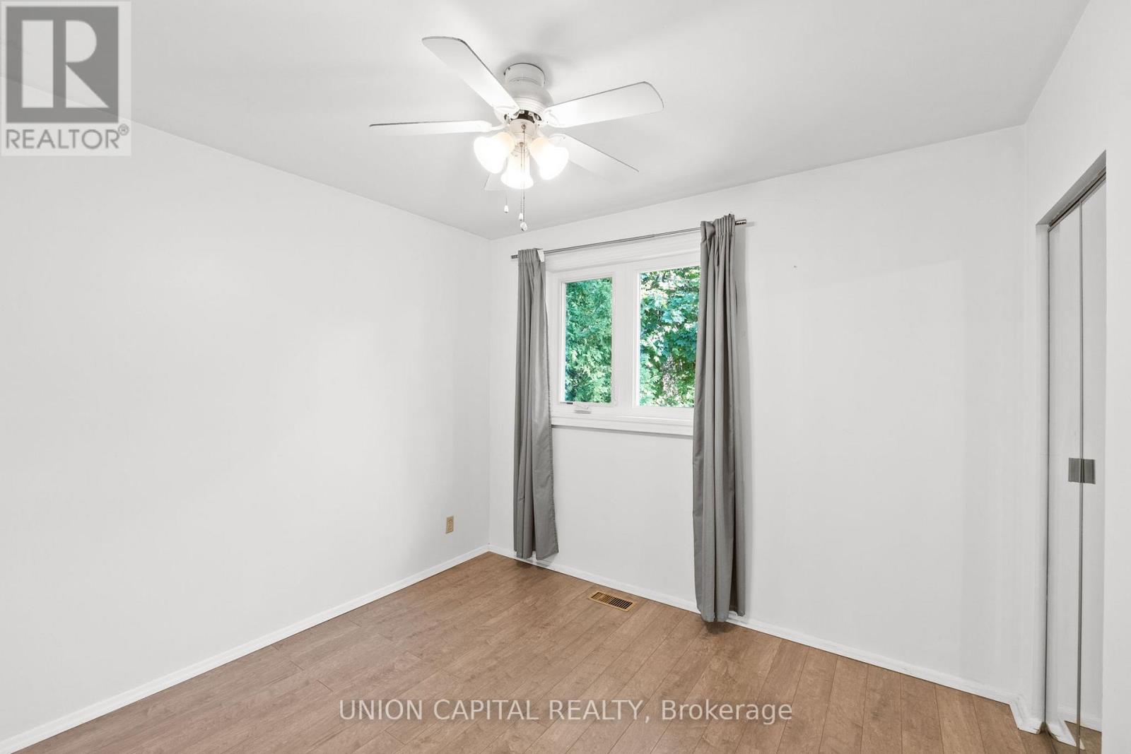 Photo 15 of Main 414 Oceanside Avenue, Richmond Hill ON