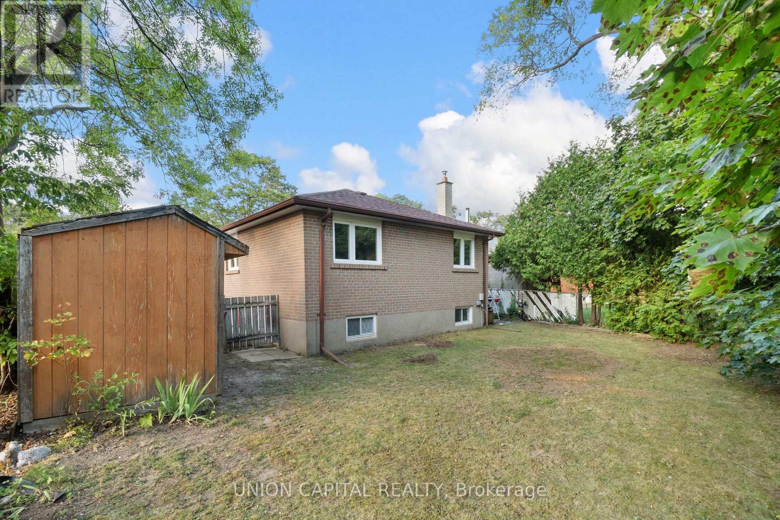 Photo 20 of Main 414 Oceanside Avenue, Richmond Hill ON