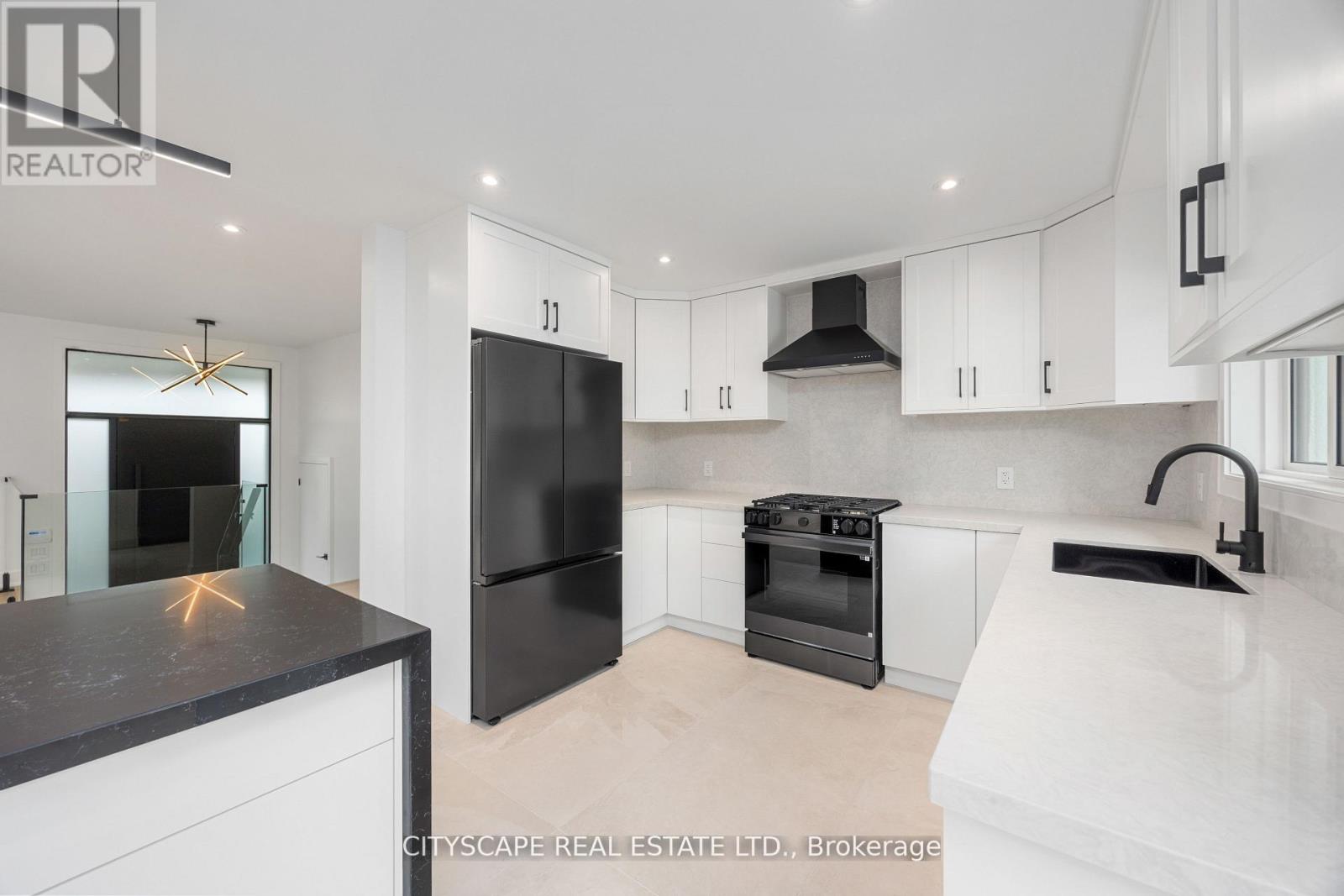 Photo 12 of 6 Portree Crescent, Markham ON