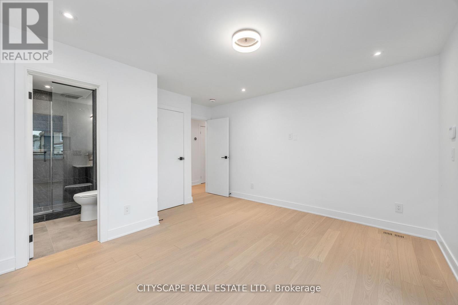 Photo 17 of 6 Portree Crescent, Markham ON
