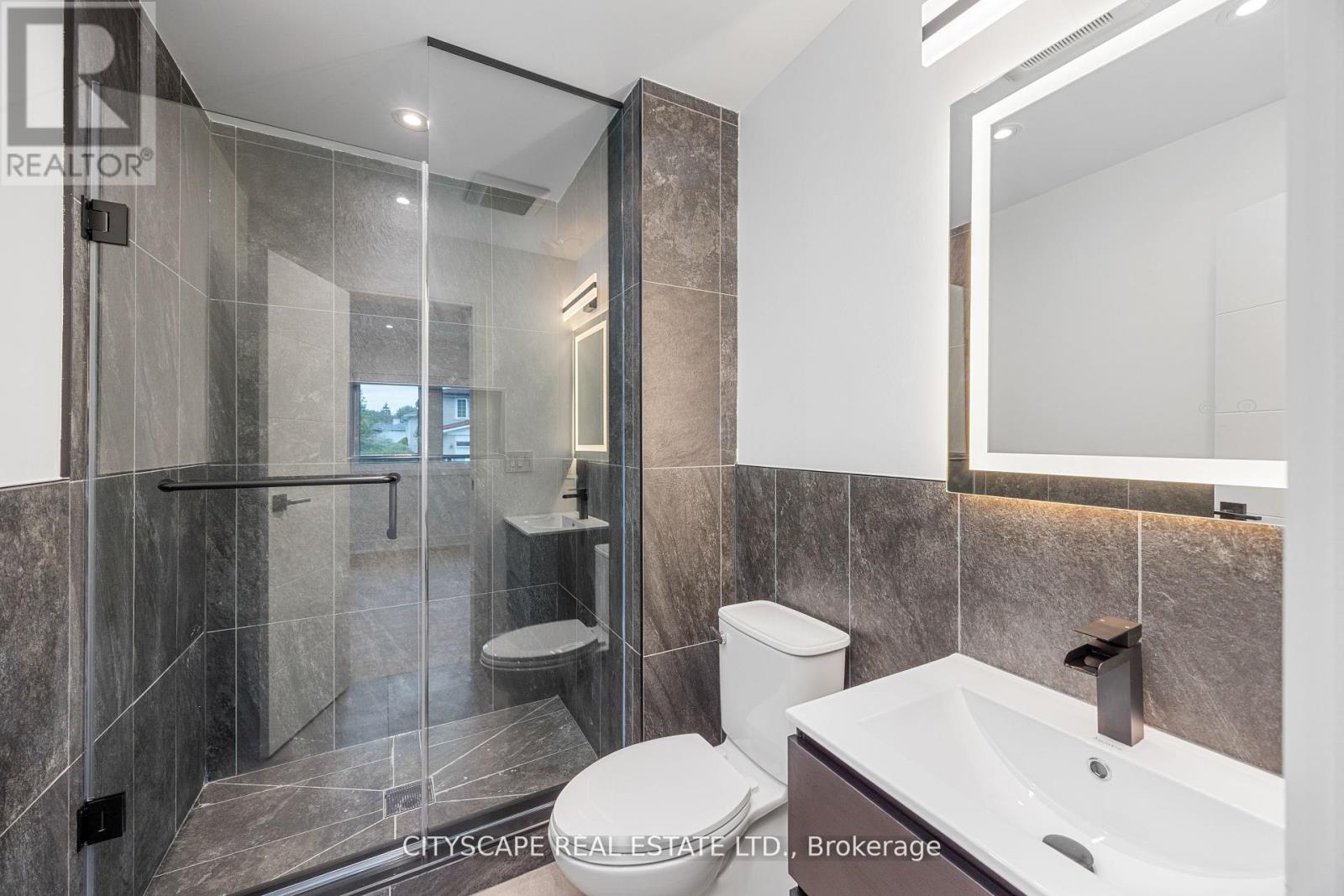 Photo 19 of 6 Portree Crescent, Markham ON