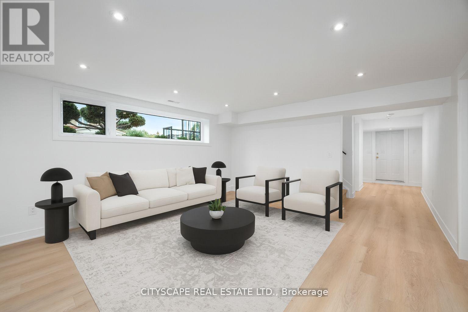 Photo 31 of 6 Portree Crescent, Markham ON