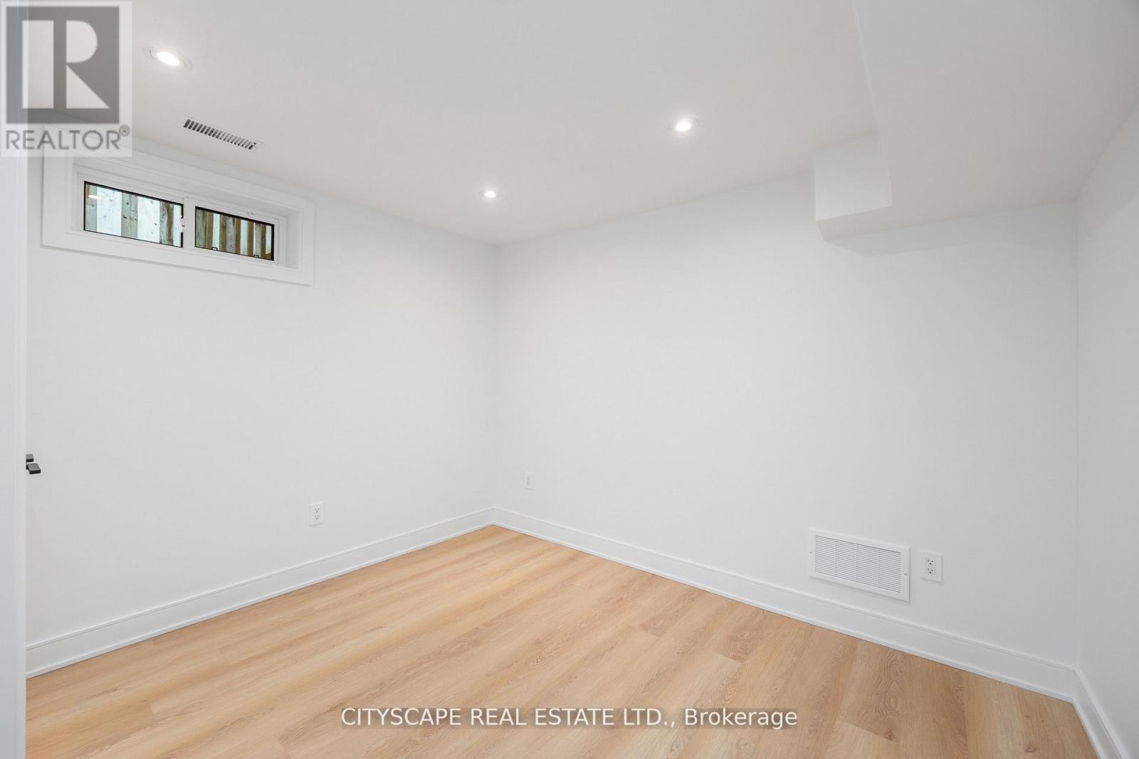 Photo 37 of 6 Portree Crescent, Markham ON