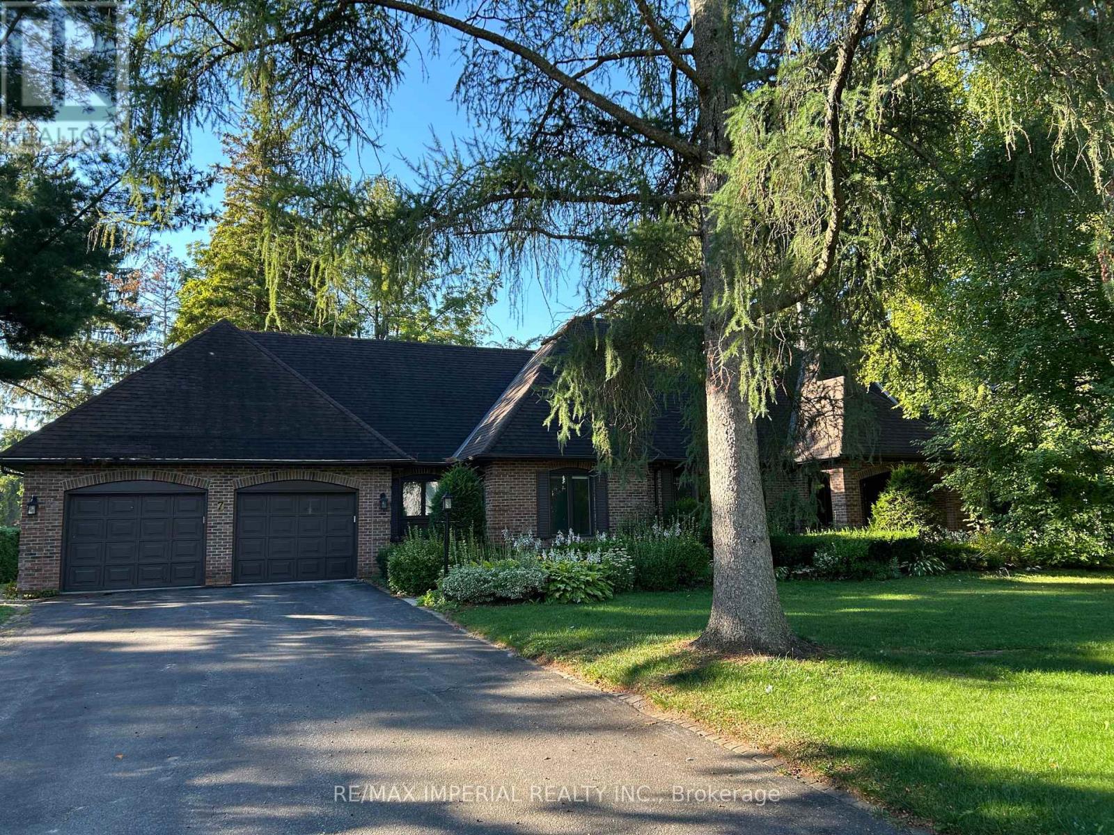 Photo 1 of 7 Dodie Street, Aurora ON