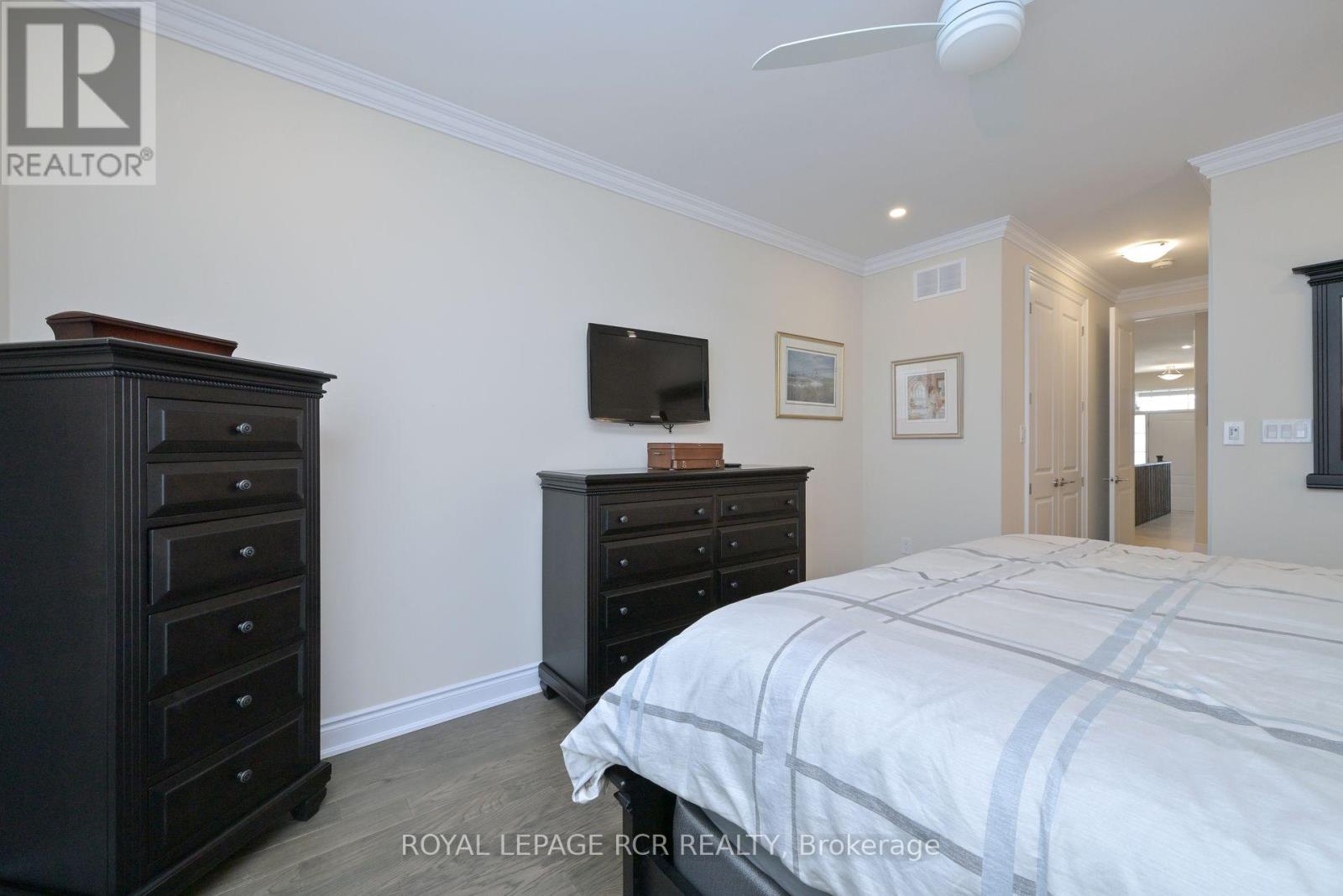 Photo 16 of 3 Assunta Garden, New Tecumseth ON