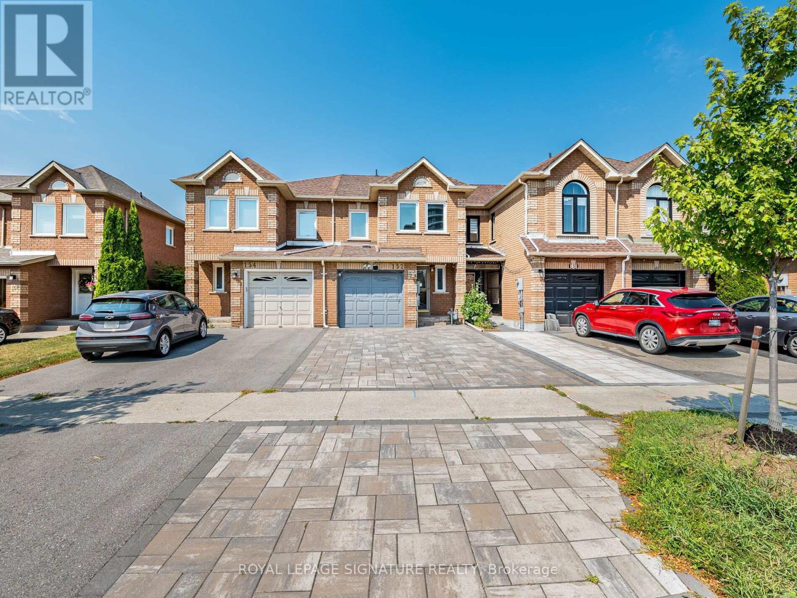 Photo 1 of 152 Lindenshire Avenue, Vaughan ON