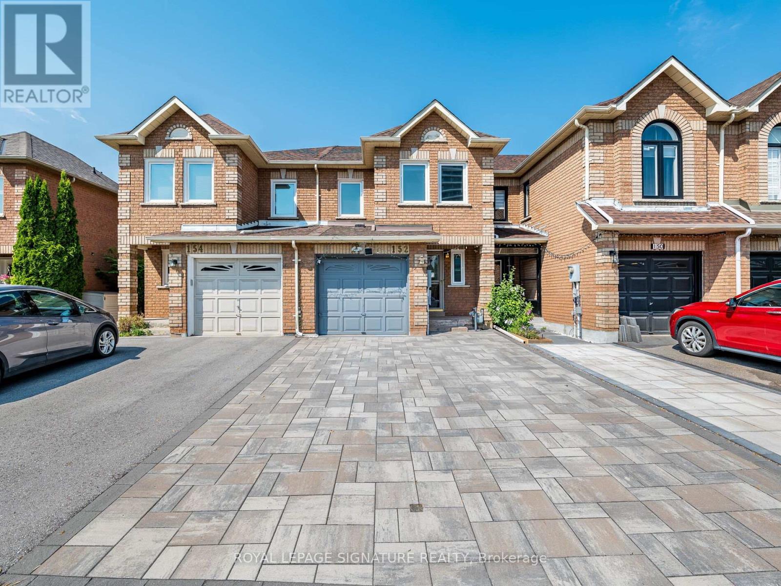 Photo 2 of 152 Lindenshire Avenue, Vaughan ON