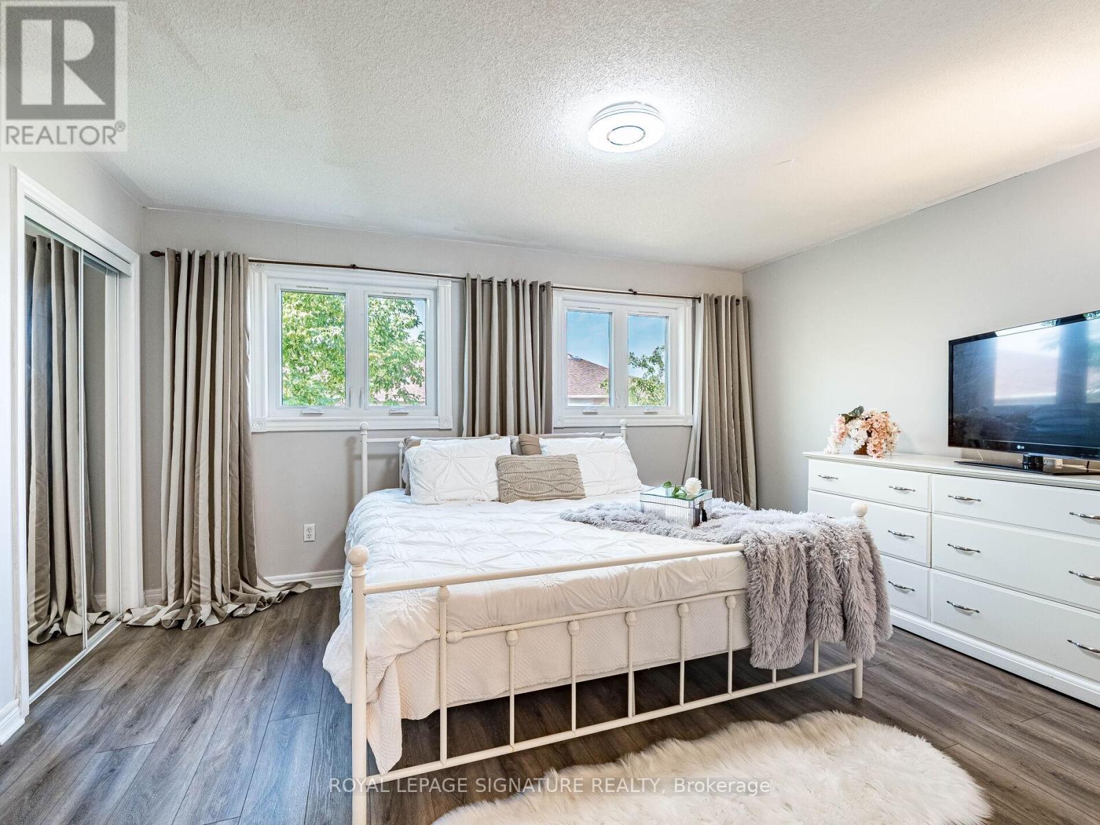 Photo 20 of 152 Lindenshire Avenue, Vaughan ON