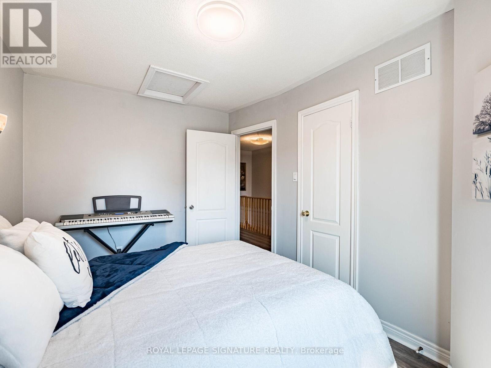 Photo 26 of 152 Lindenshire Avenue, Vaughan ON