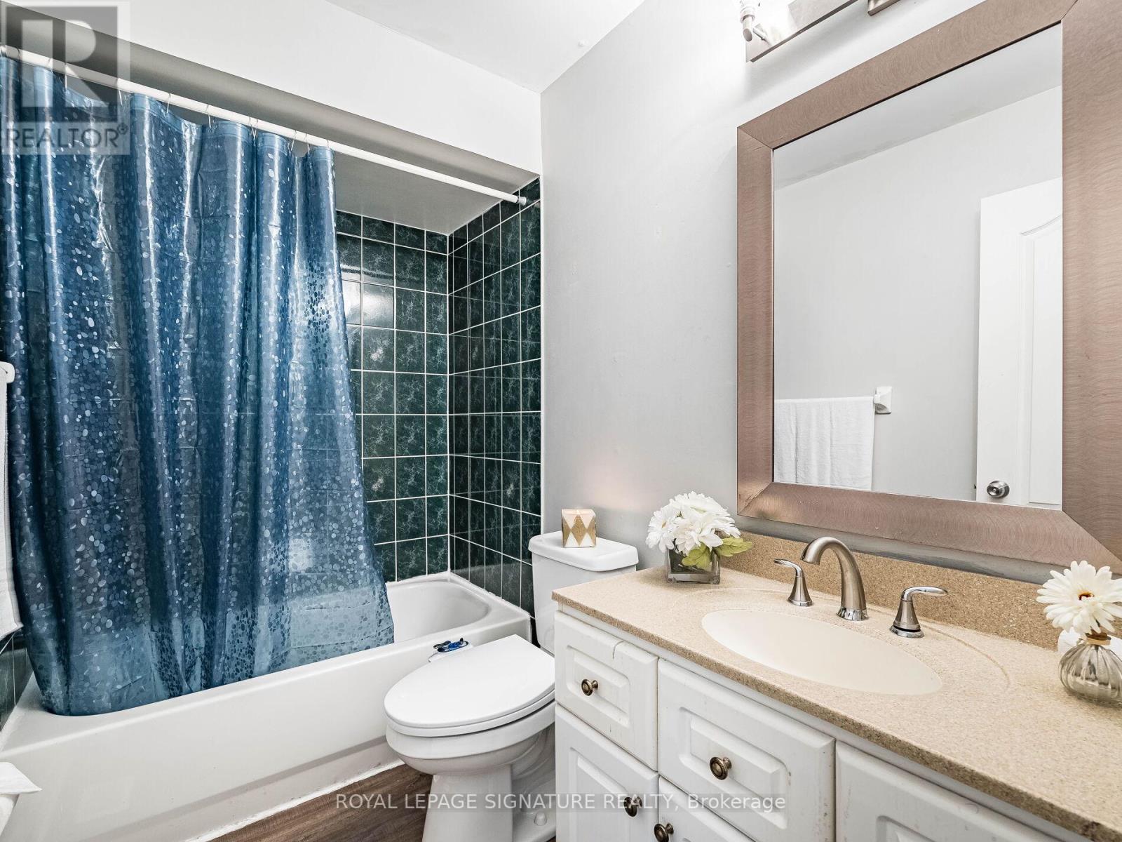 Photo 29 of 152 Lindenshire Avenue, Vaughan ON