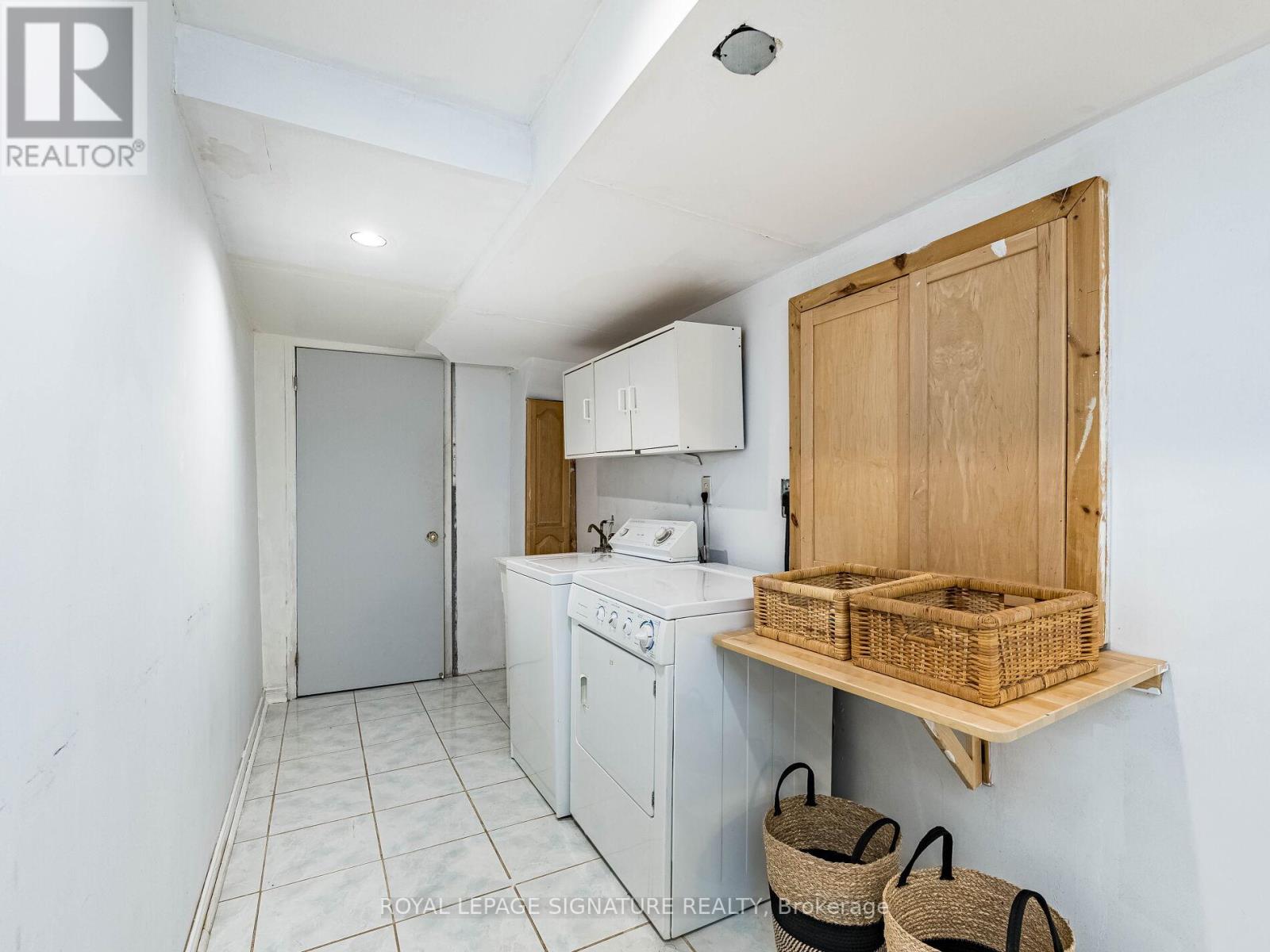 Photo 38 of 152 Lindenshire Avenue, Vaughan ON