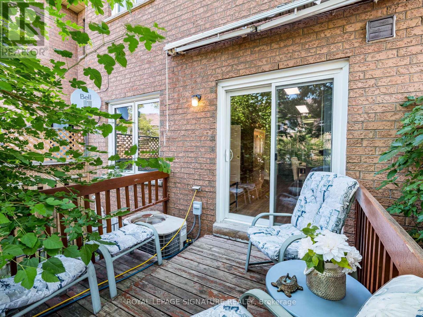 Photo 40 of 152 Lindenshire Avenue, Vaughan ON
