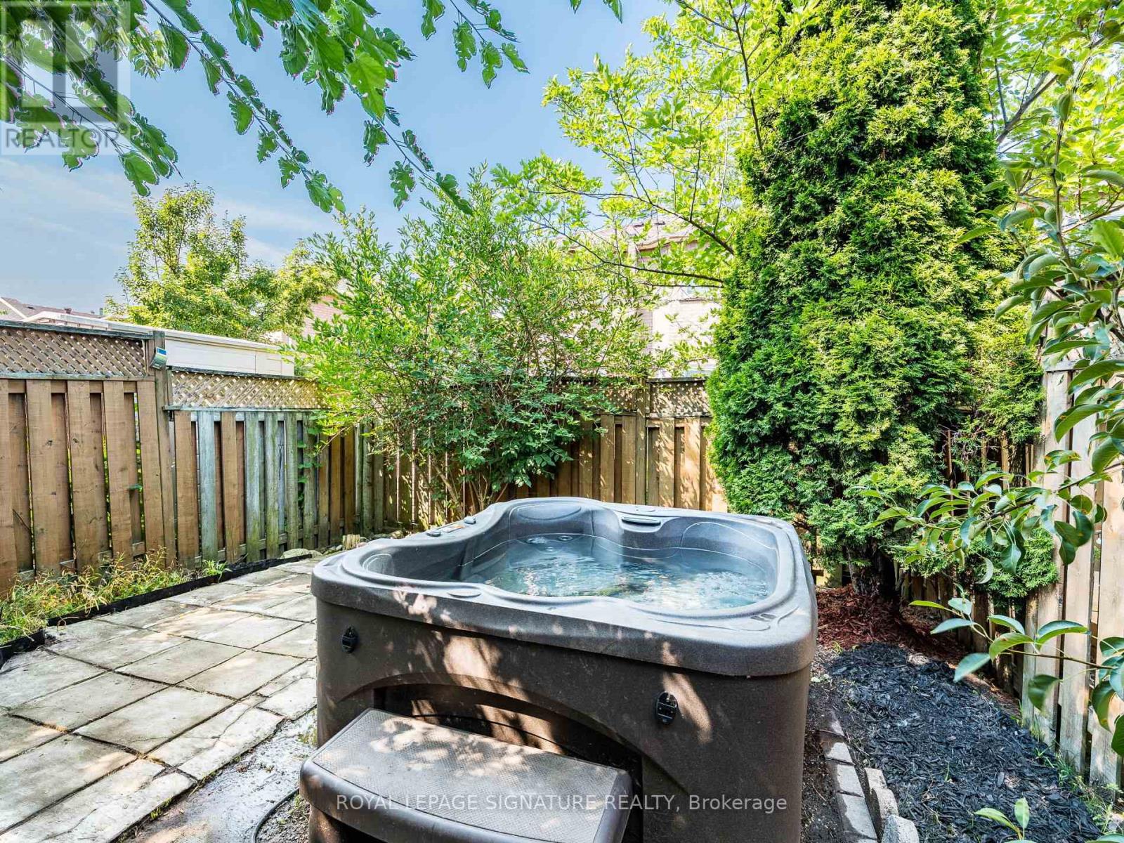 Photo 44 of 152 Lindenshire Avenue, Vaughan ON