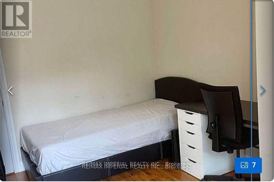 Photo 2 of Bedroom One 118 Ruggles Avenue, Richmond Hill ON